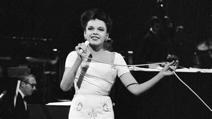 Florence Garland Biography, Age, Height, Husband, Net Worth, Family
