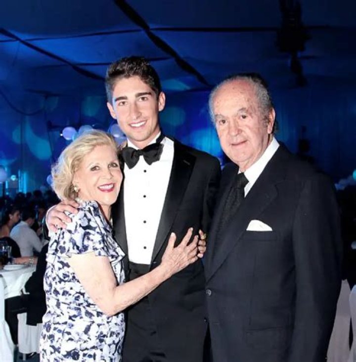 Gustavo Quinteros biografía, edad, altura, esposo, net worth, familia