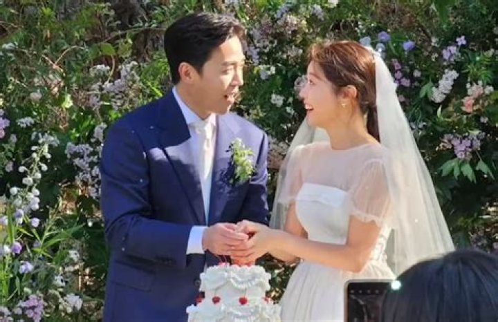 Jung Dong-ha Biography, Age, Height, Wife, Net Worth, Family