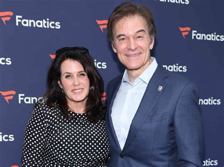 Lisa Oz Biography, Age, Height, Husband, Net Worth, Family