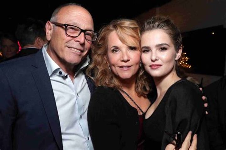 Madelyn Deutch Biography, Age, Height, Husband, Net Worth, Family