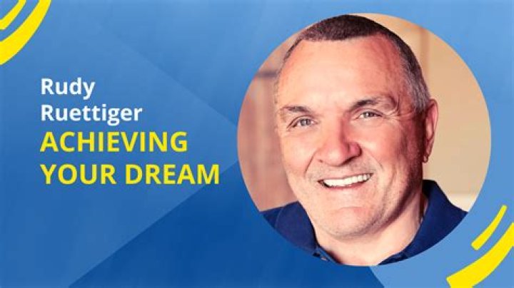 Rudy Ruettiger biografía, edad, altura, esposo, net worth, familia